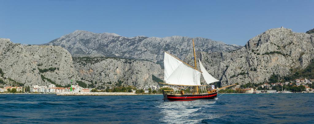 Inn By The River Omis Exterior photo