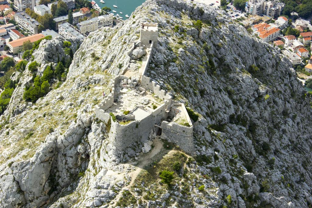 Inn By The River Omis Exterior photo